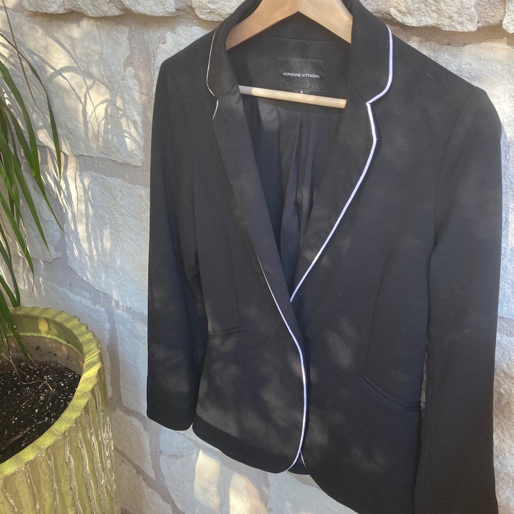 Adrienne Vittadini black and white blazer (s)